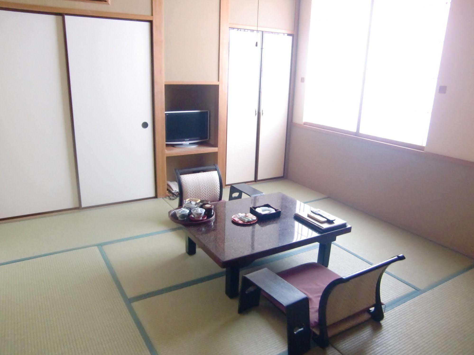 Kissenkan Chikusuitei Gero Exterior photo